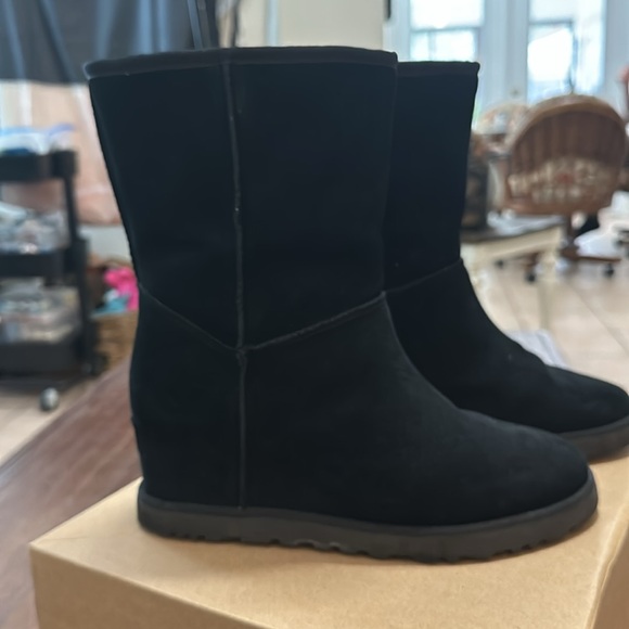 Black UGG Wedge Boot - Picture 4 of 7